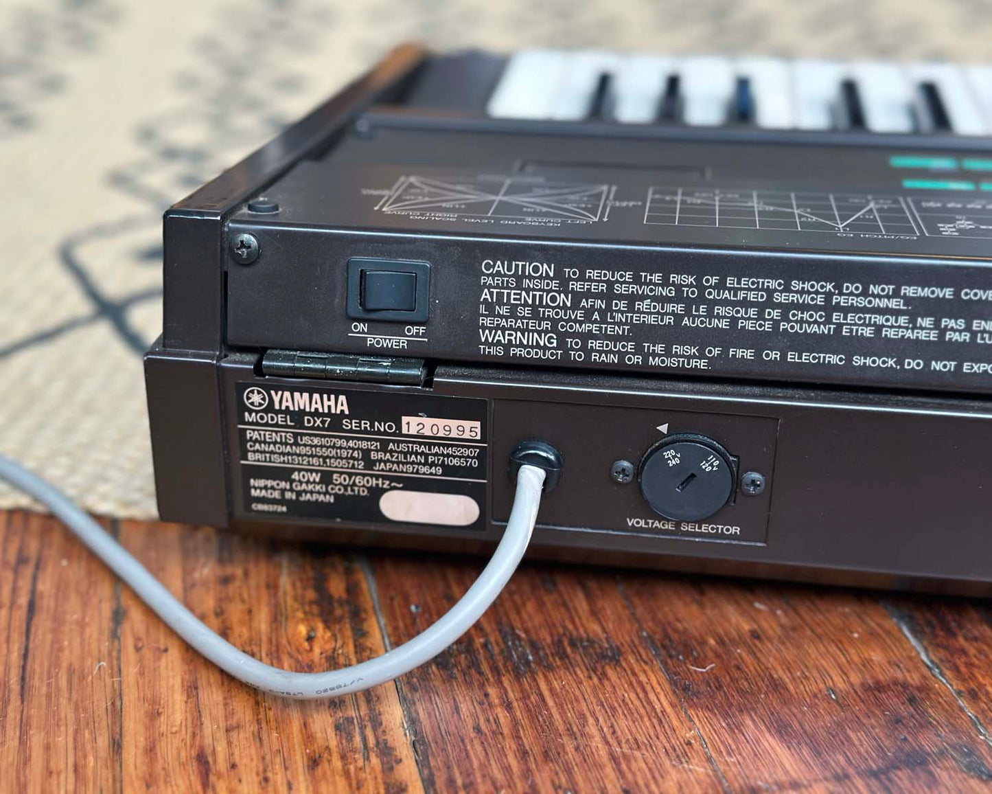 YAMAHA DX7 Digital Programmable Algorithm Synthesiser
