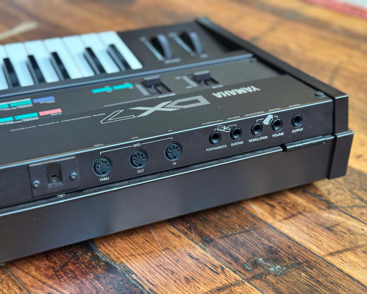 YAMAHA DX7 Digital Programmable Algorithm Synthesiser