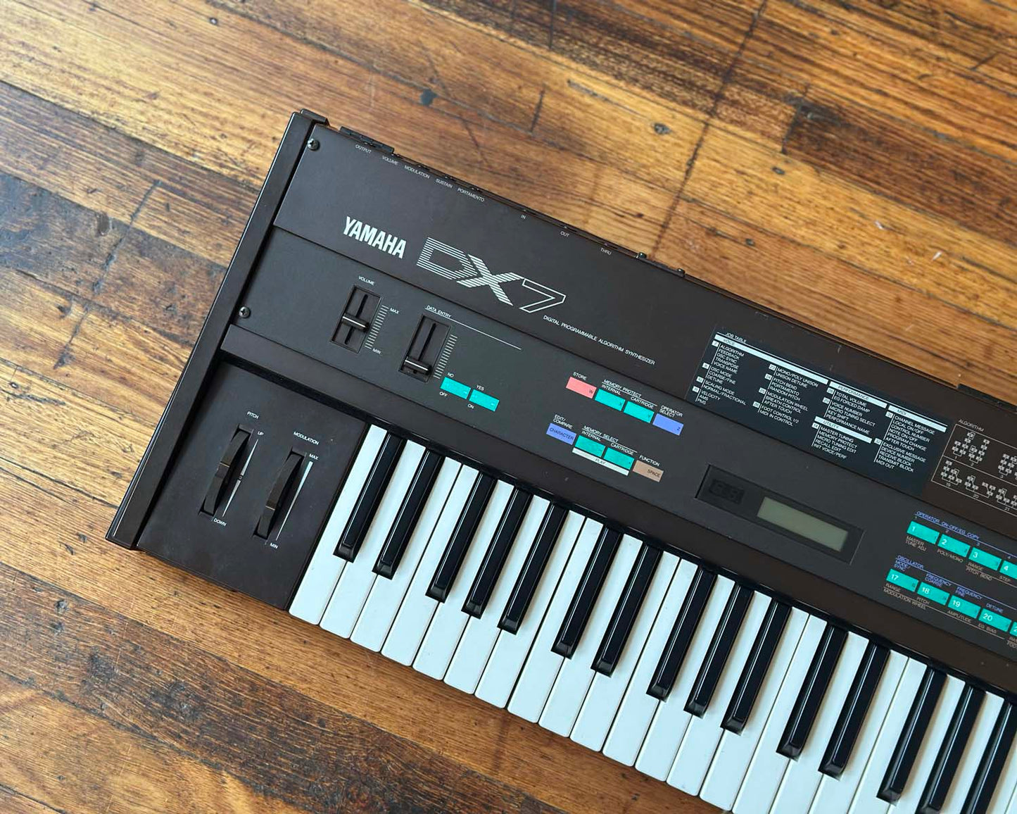 YAMAHA DX7 Digital Programmable Algorithm Synthesiser