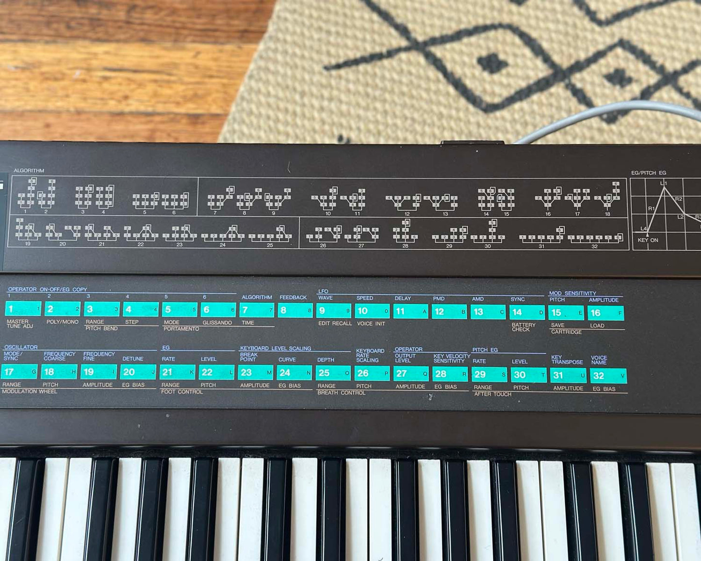 YAMAHA DX7 Digital Programmable Algorithm Synthesiser