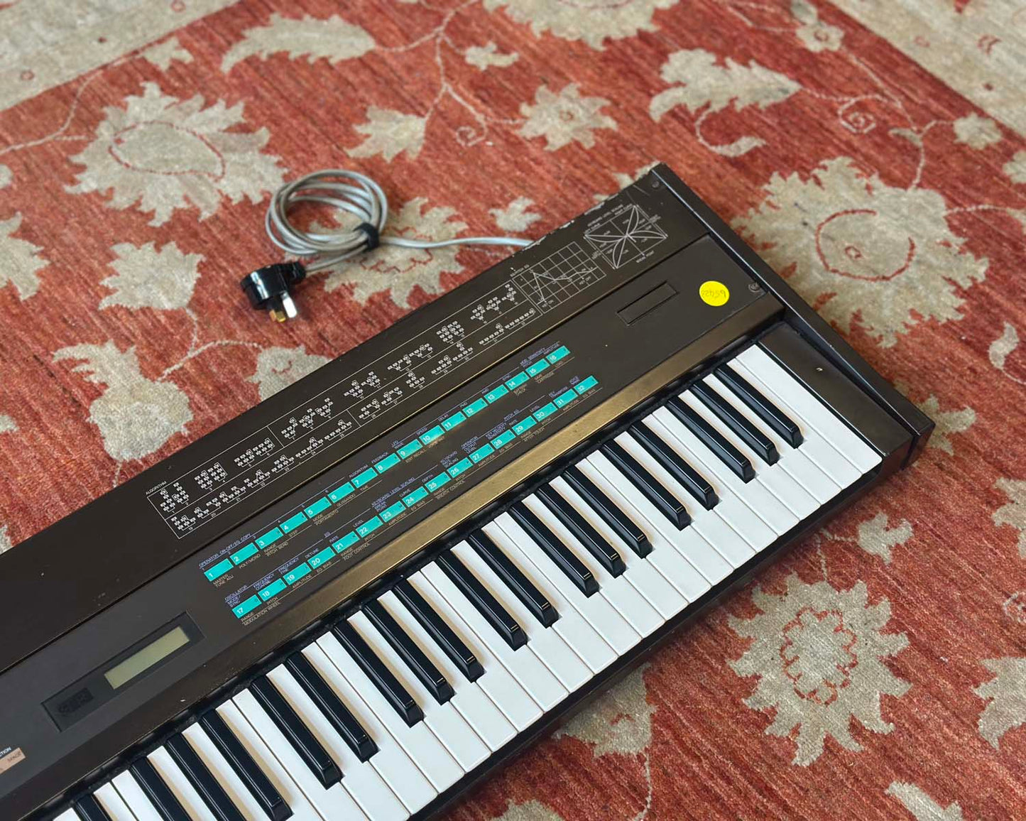 YAMAHA DX7 Digital Programmable Algorithm Synthesiser