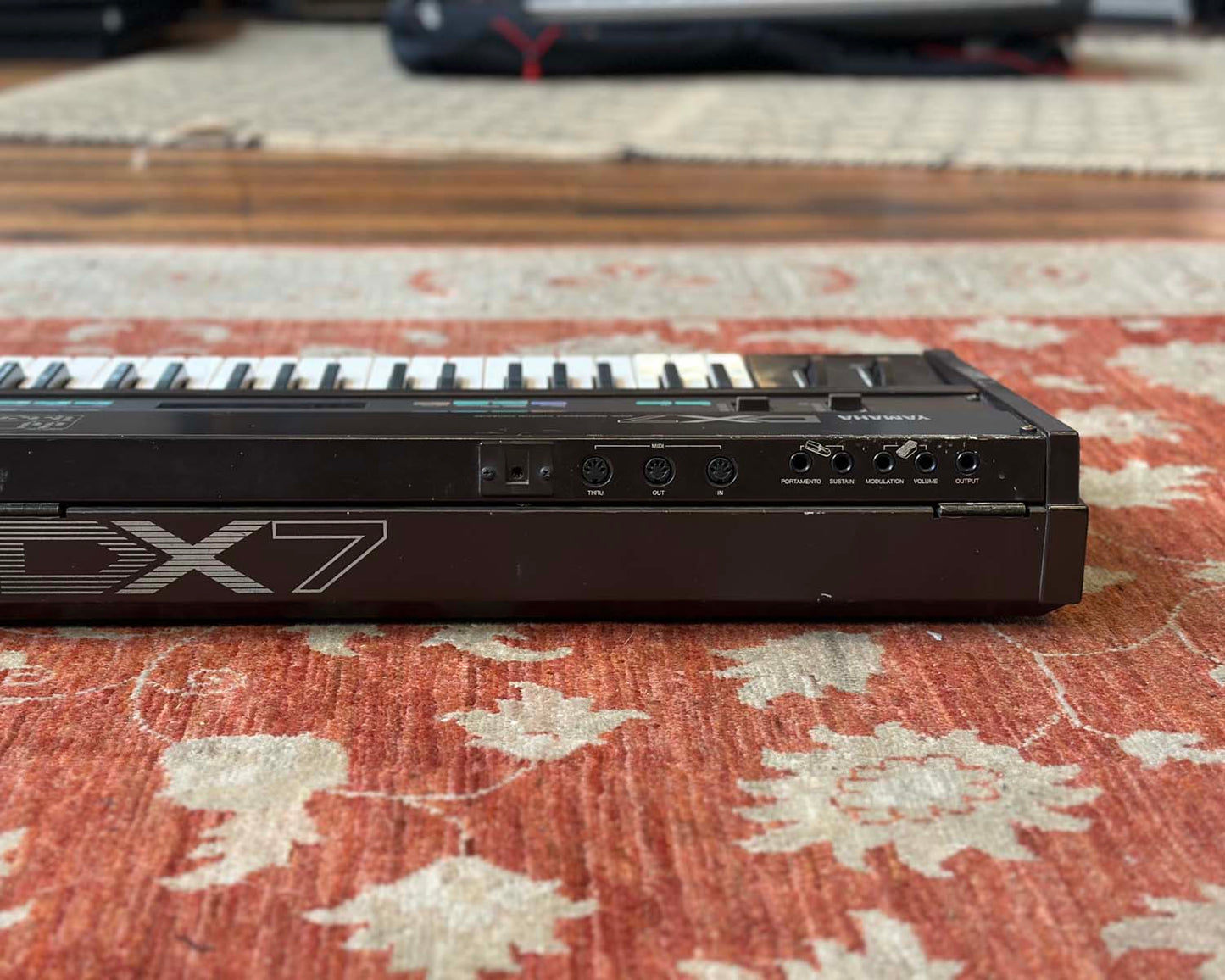 YAMAHA DX7 Digital Programmable Algorithm Synthesiser