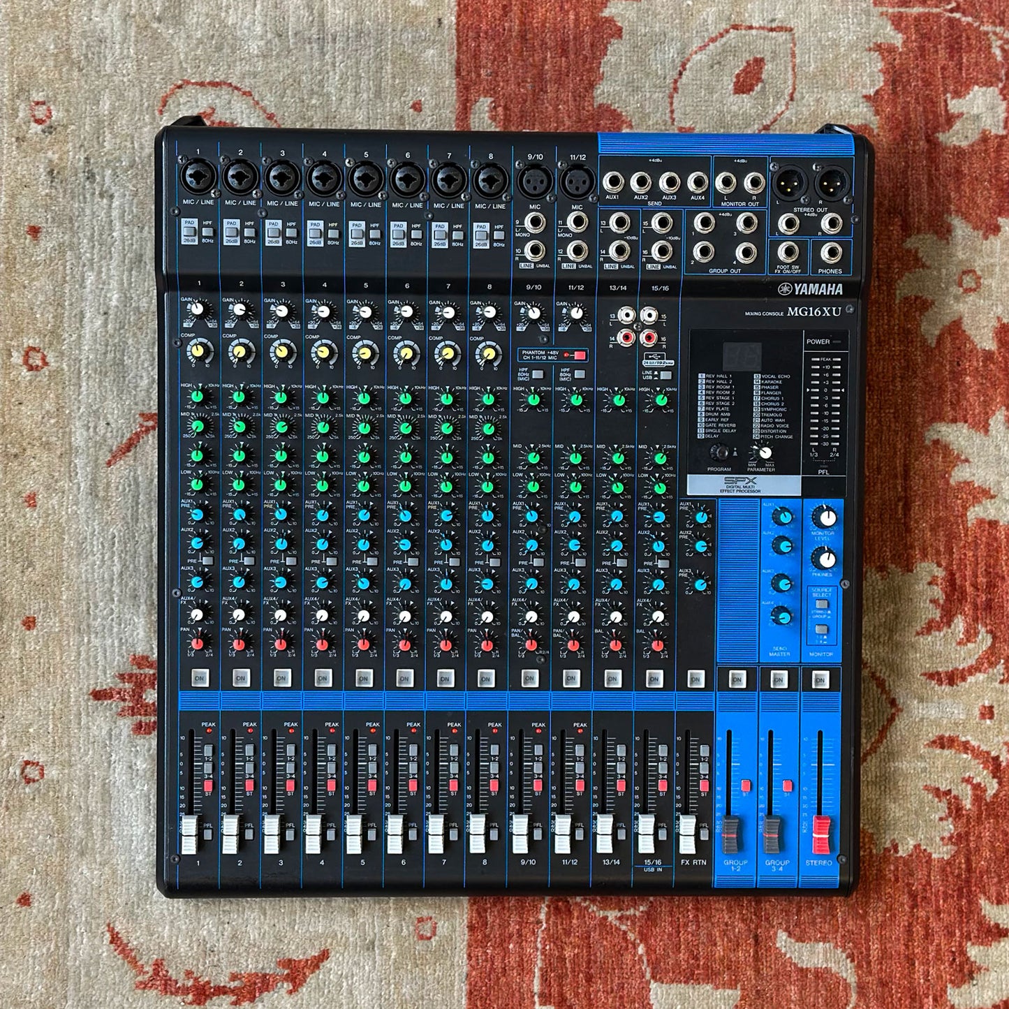 YAMAHA MG16XU 16 Channel Mixer w/Gator Gig Bag