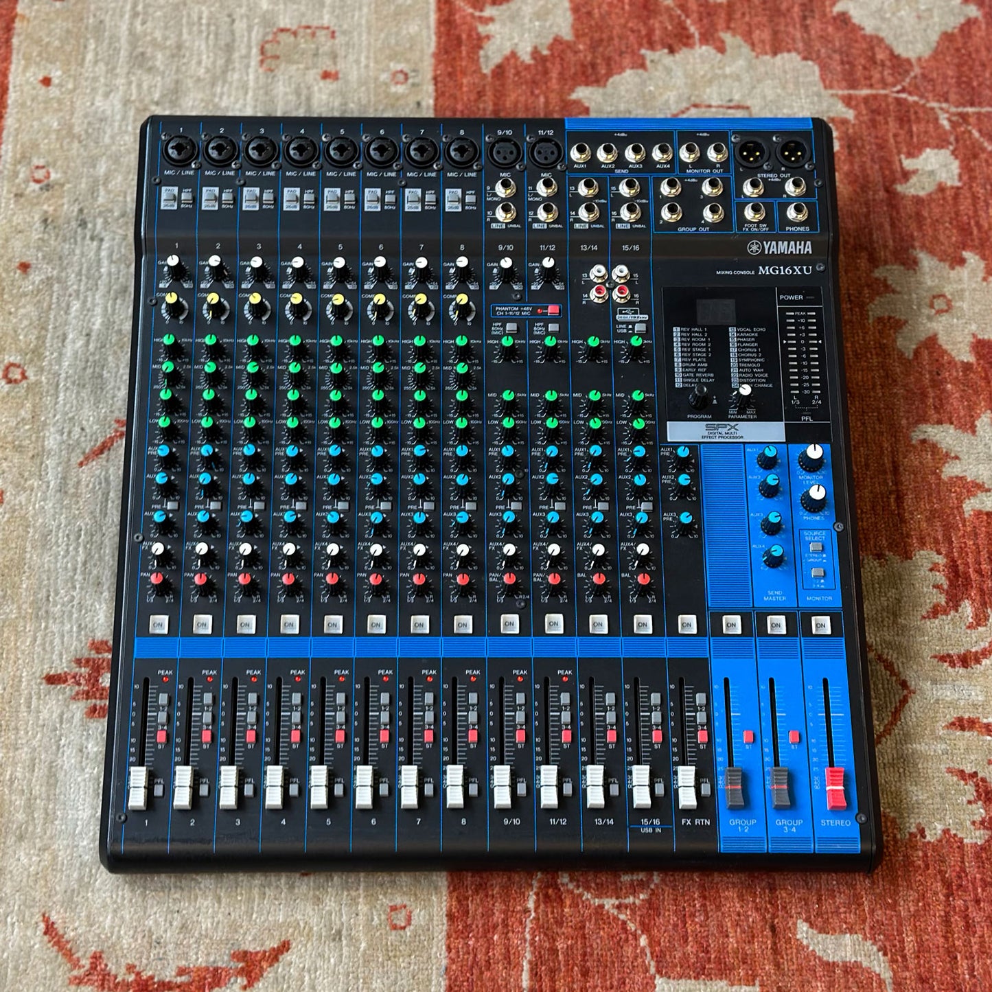 YAMAHA MG16XU 16 Channel Mixer w/Gator Gig Bag