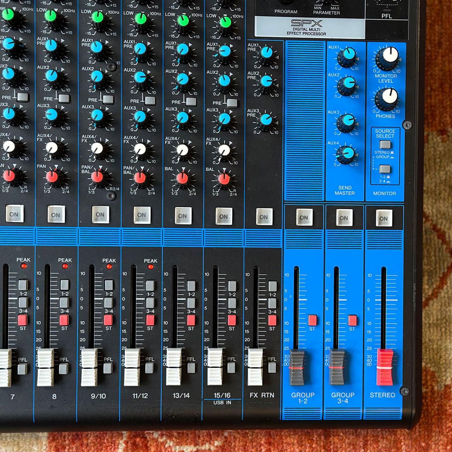 YAMAHA MG16XU 16 Channel Mixer w/Gator Gig Bag