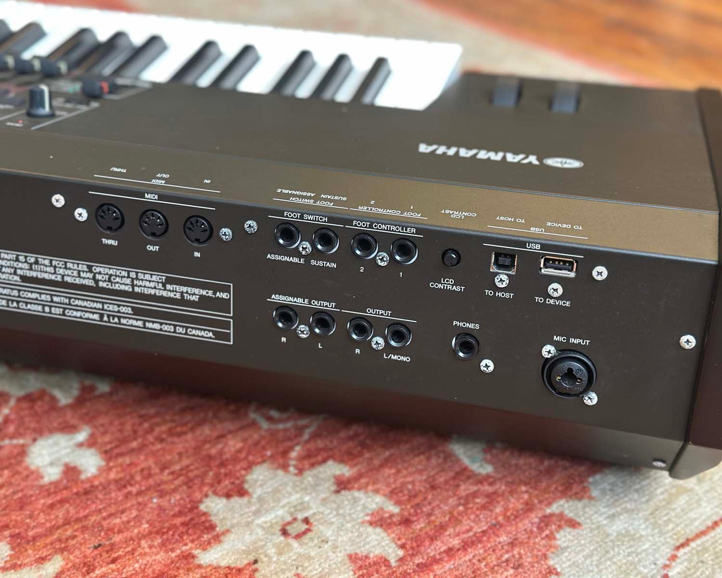 YAMAHA S70 XS - 76 Key Synthesizer Stage Piano