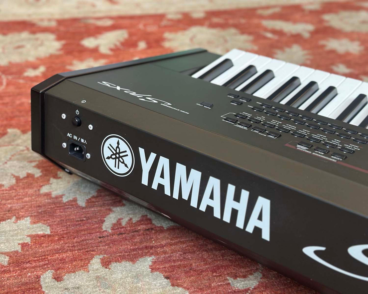 YAMAHA S70 XS - 76 Key Synthesizer Stage Piano