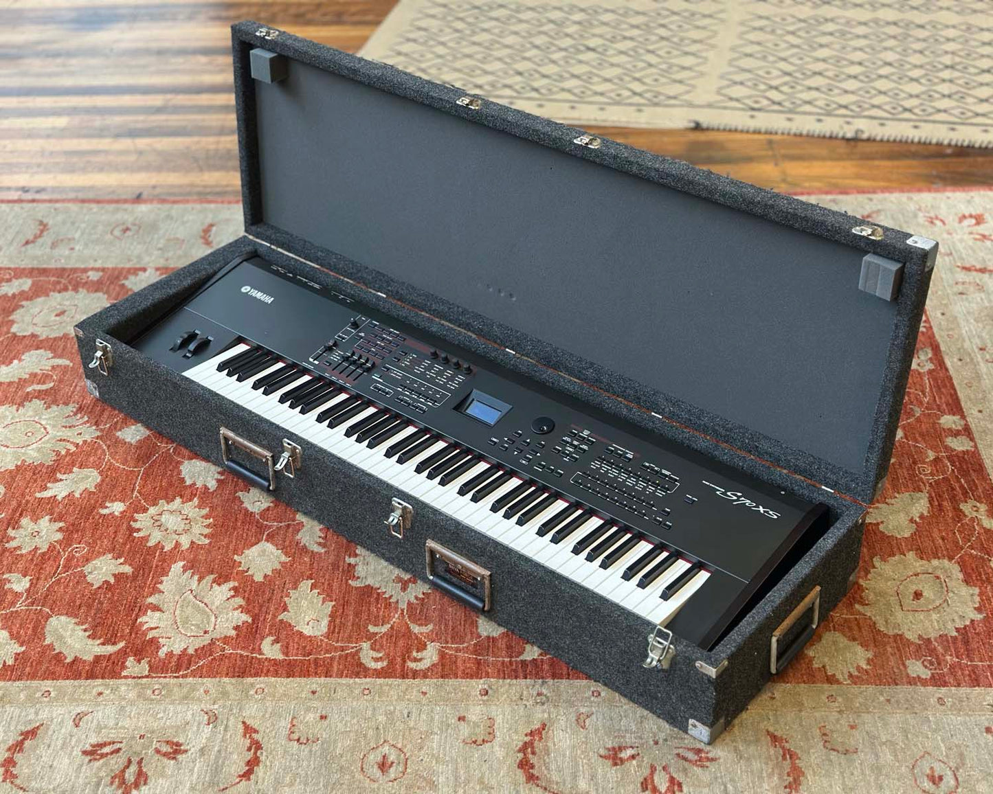 YAMAHA S70 XS - 76 Key Synthesizer Stage Piano