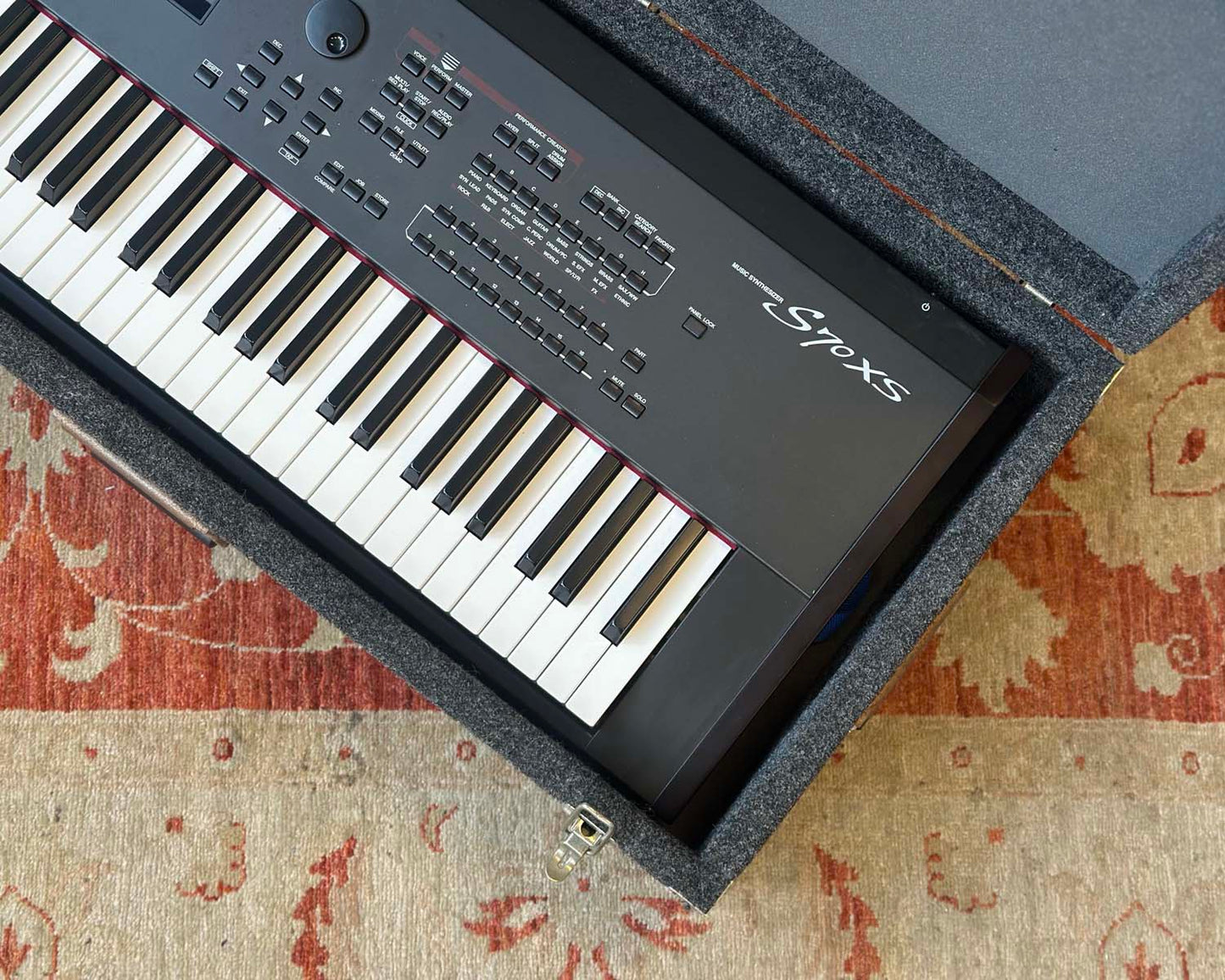 YAMAHA S70 XS - 76 Key Synthesizer Stage Piano