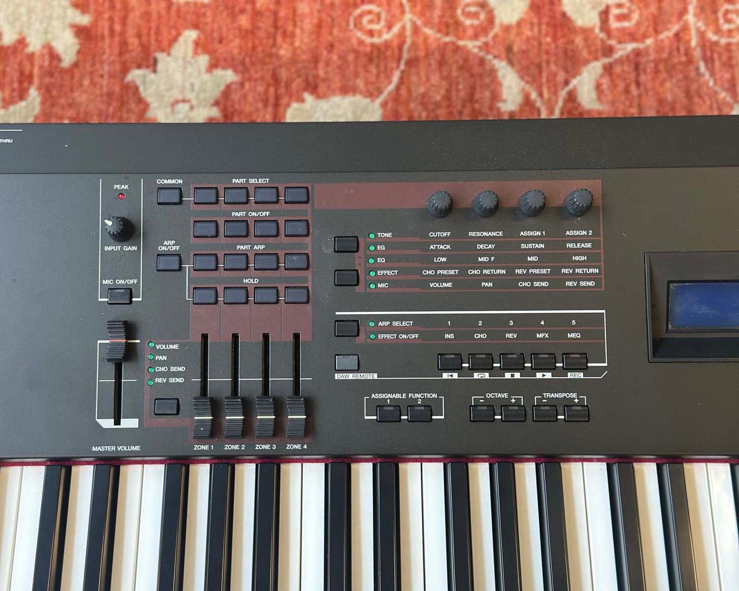 YAMAHA S70 XS - 76 Key Synthesizer Stage Piano