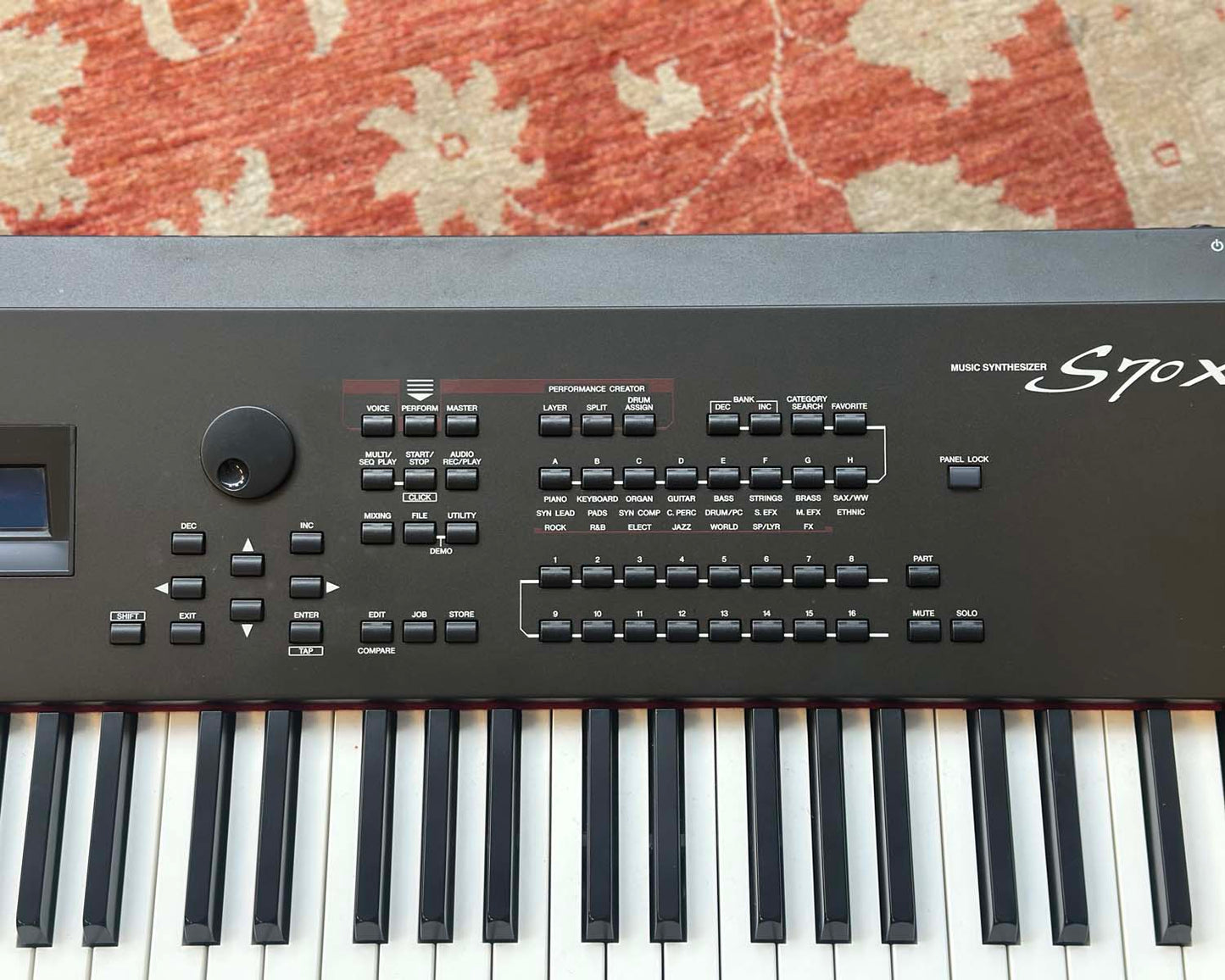 YAMAHA S70 XS - 76 Key Synthesizer Stage Piano