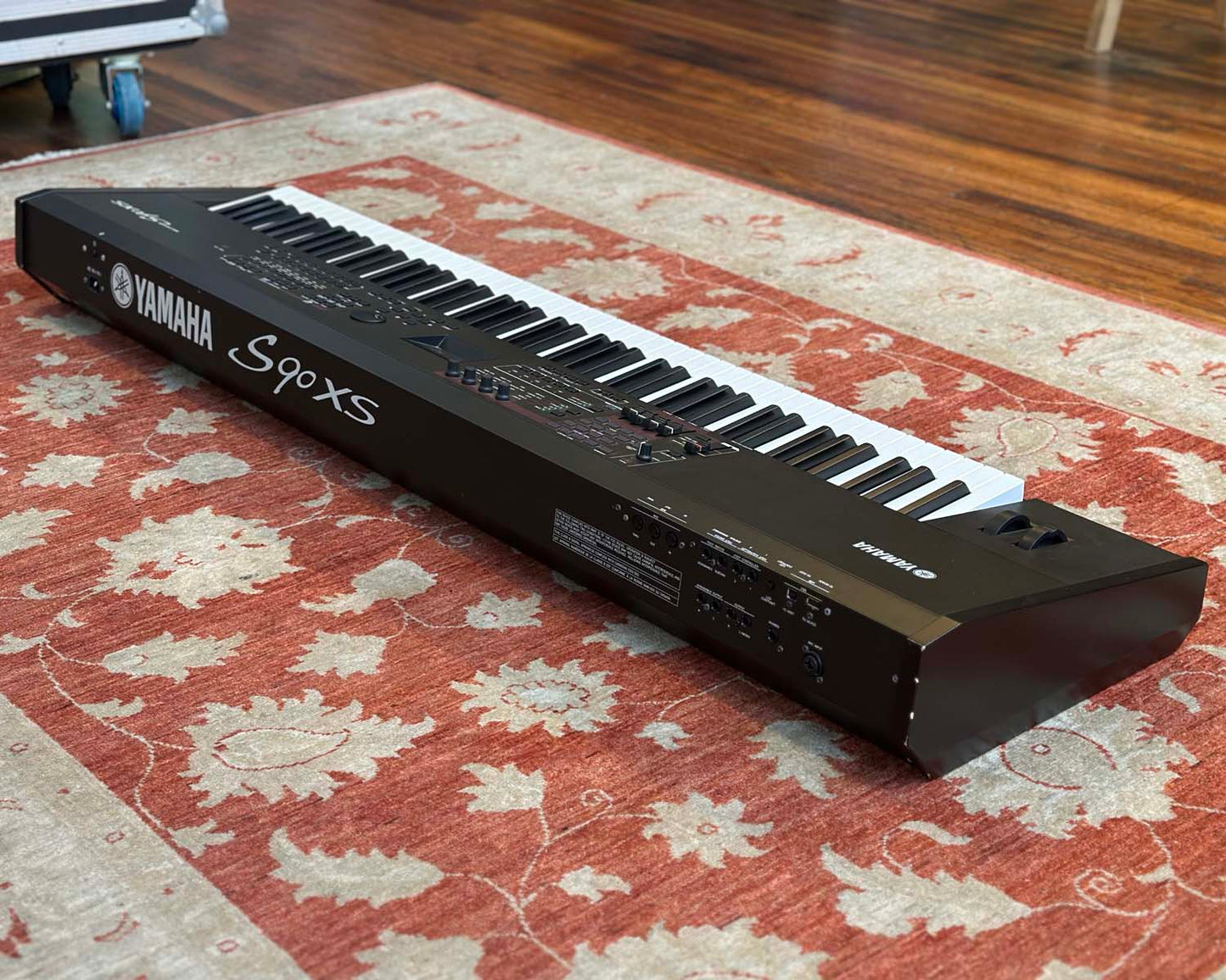 YAMAHA S90 XS 88-Key Synthesizer Stage Piano