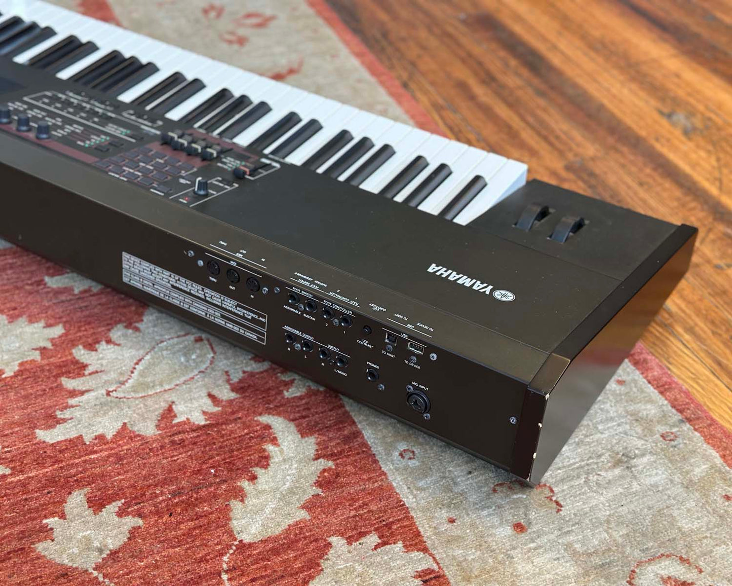 YAMAHA S90 XS 88-Key Synthesizer Stage Piano