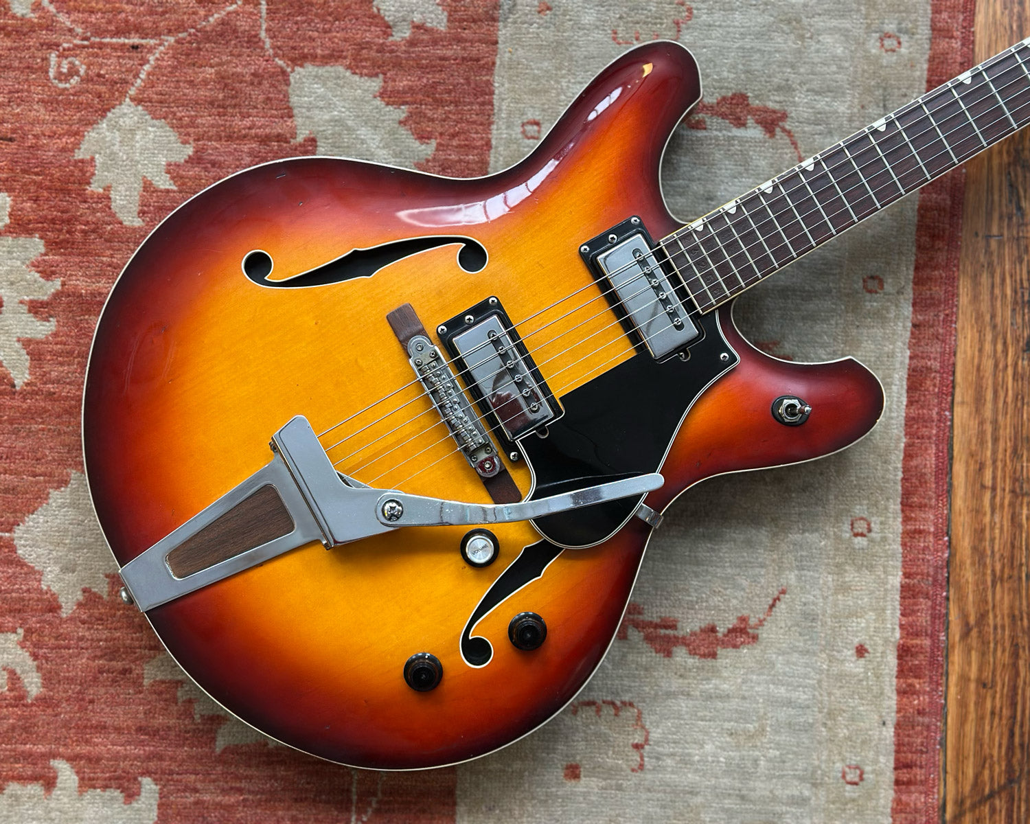 YAMAHA SA 30T Semi Hollow