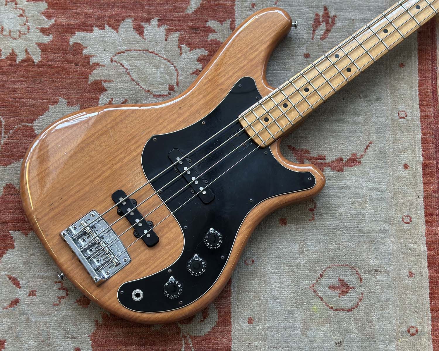 1977 YAMAHA Super Bass 600 – Found Sound