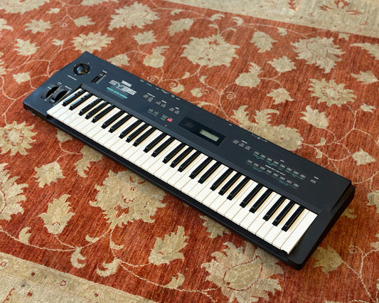 YAMAHA SY35 Vector Synthesizer