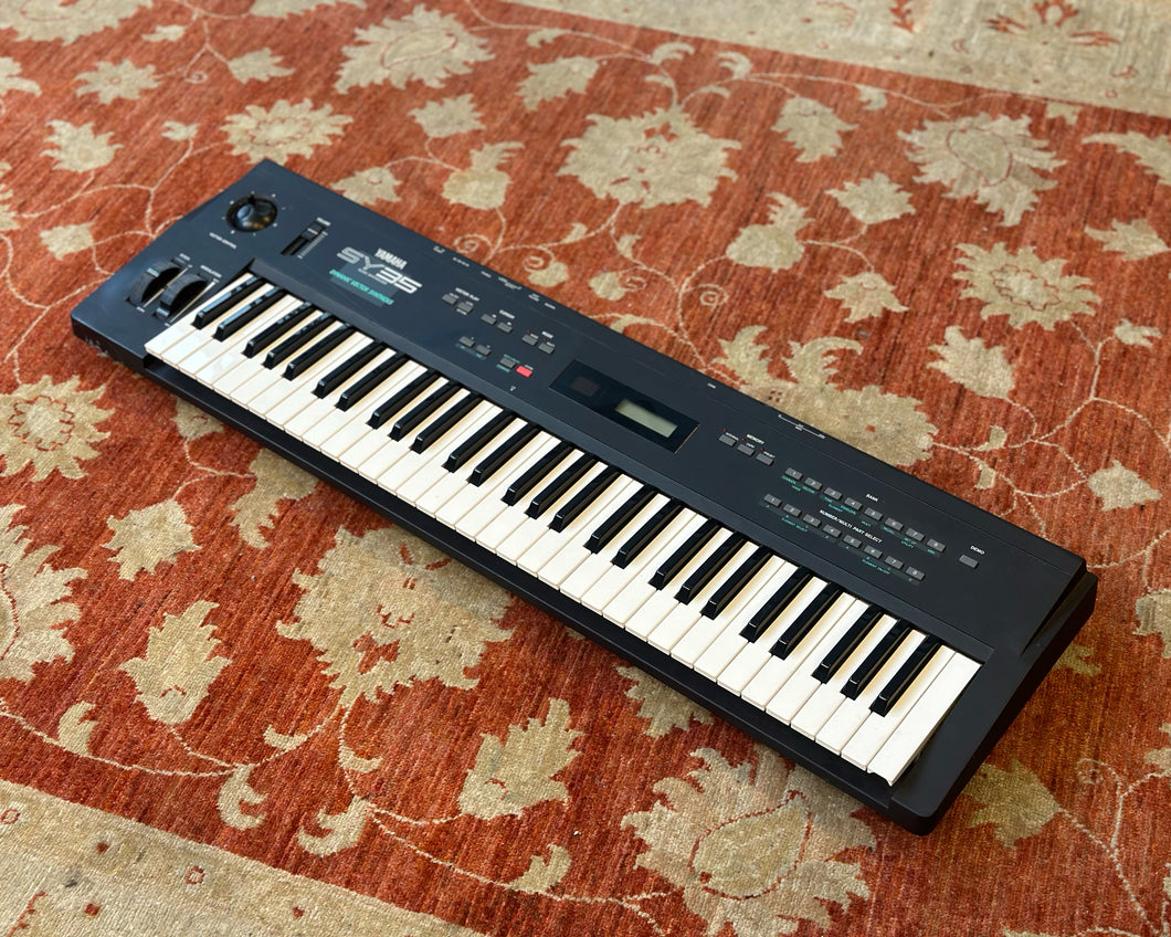 YAMAHA SY35 Vector Synthesizer