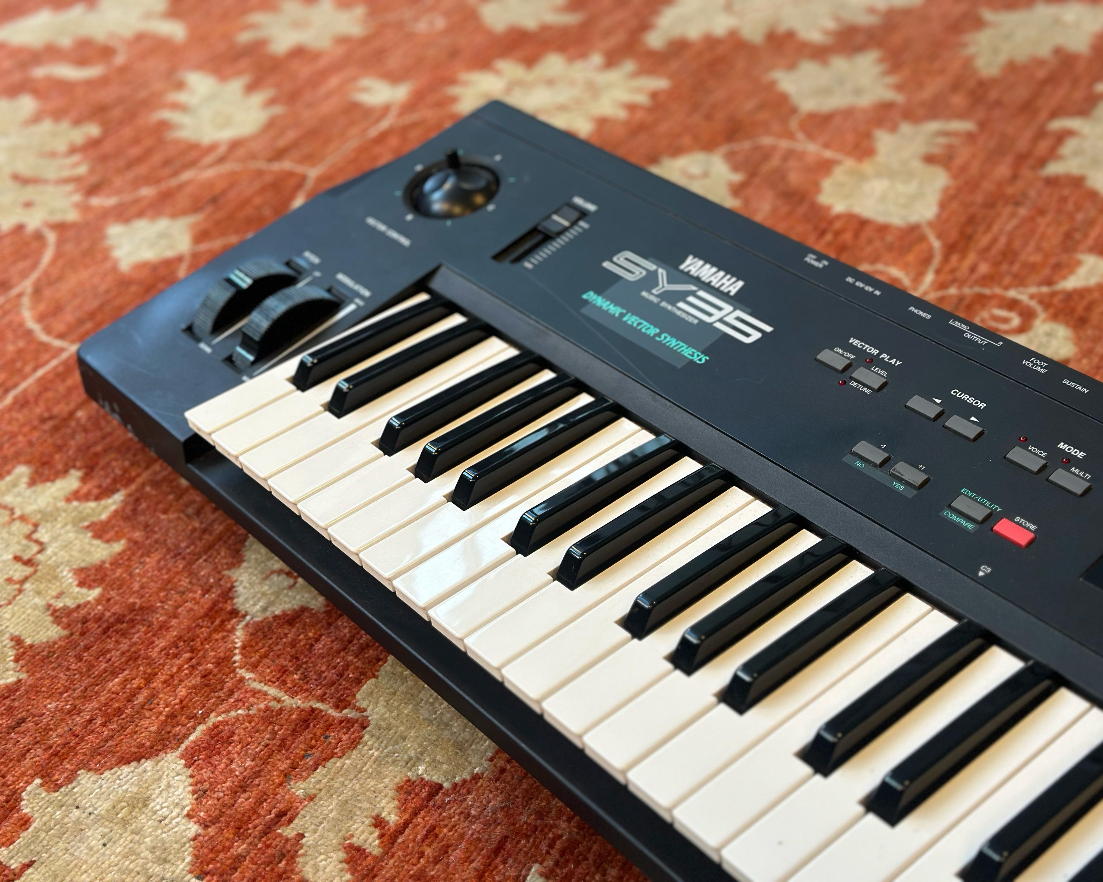 YAMAHA SY35 シンセサイザー ヤマハ 0711 Yamaha SY35 | Vintage Synth Explorer