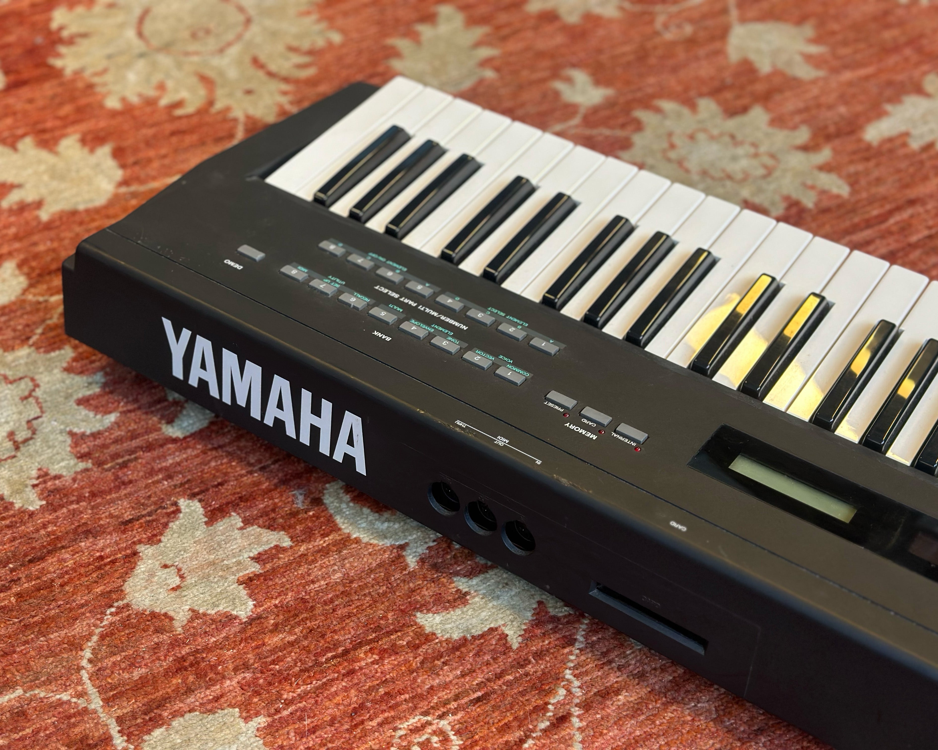 YAMAHA SY35 Vector Synthesizer – Found Sound