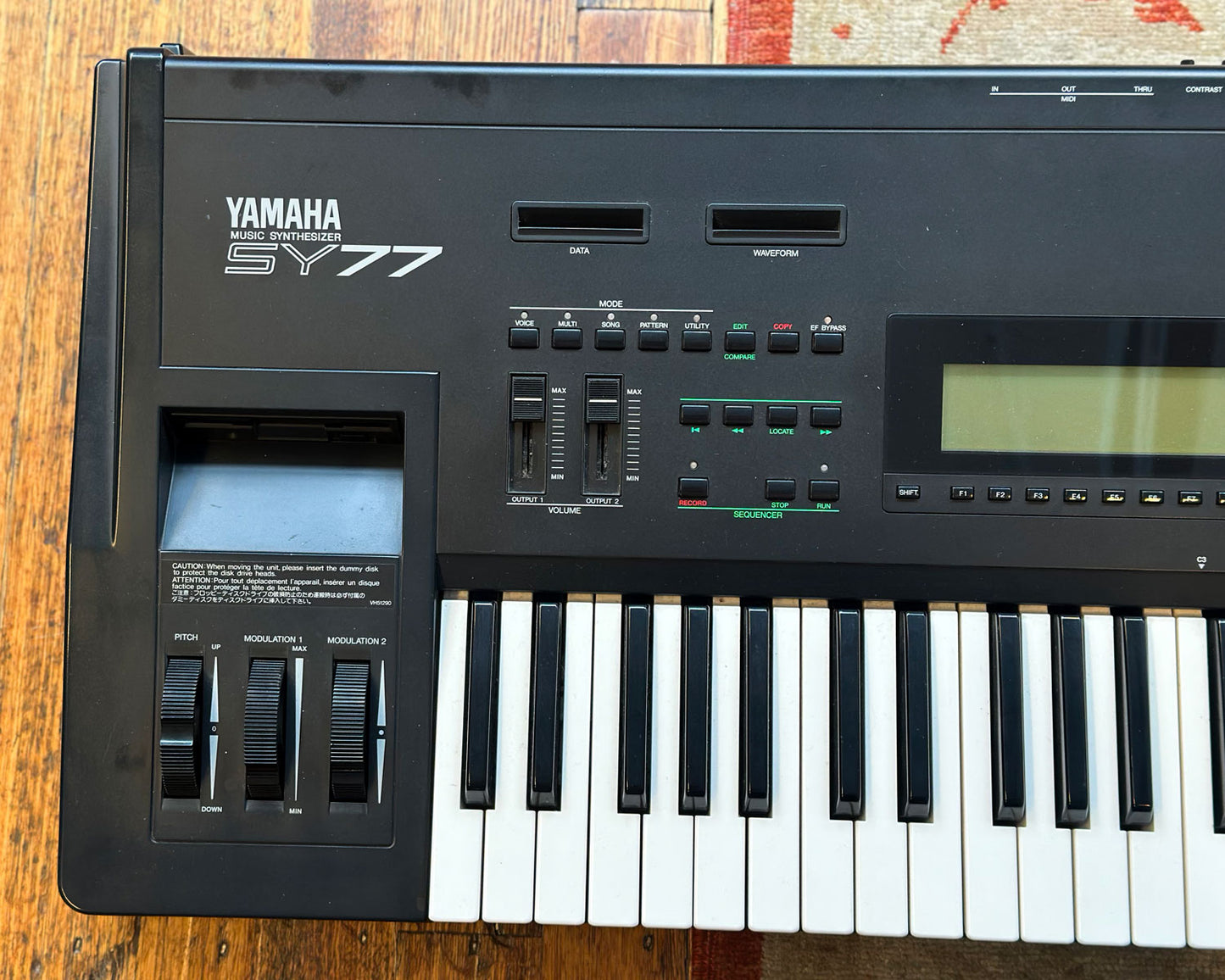 YAMAHA SY77 Music Synthesizer - 240 Volt