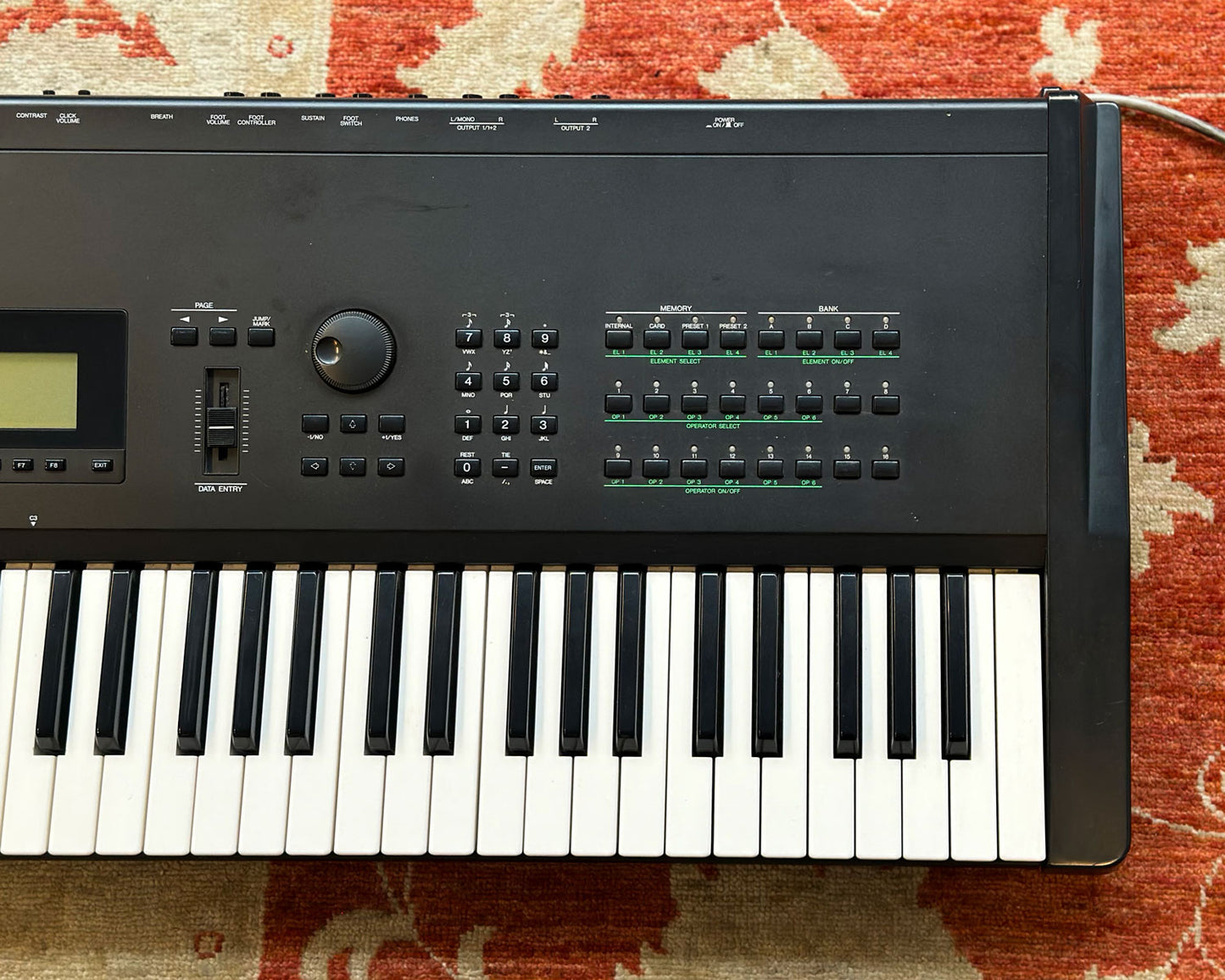 YAMAHA SY77 Music Synthesizer - 240 Volt