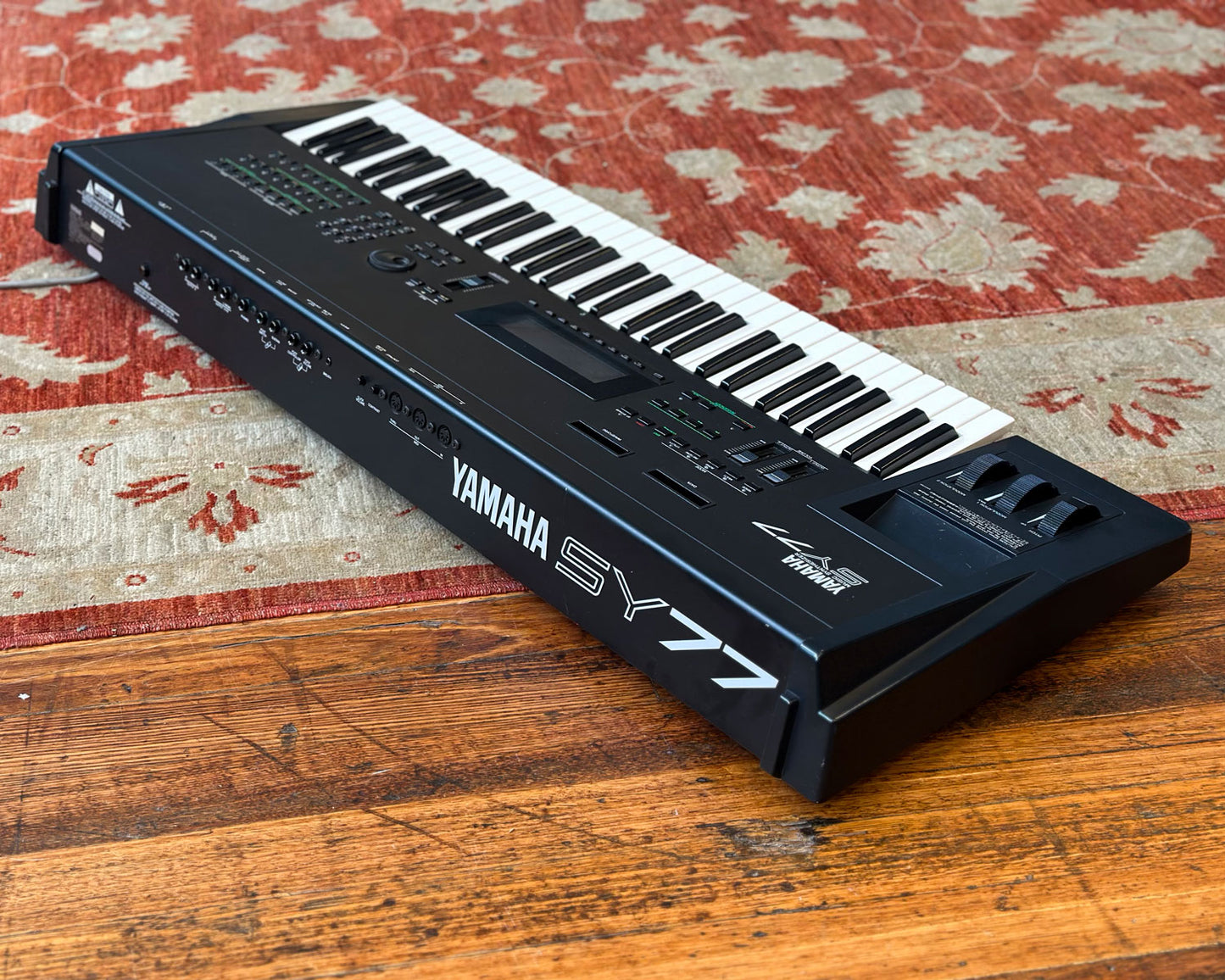 YAMAHA SY77 Music Synthesizer - 240 Volt
