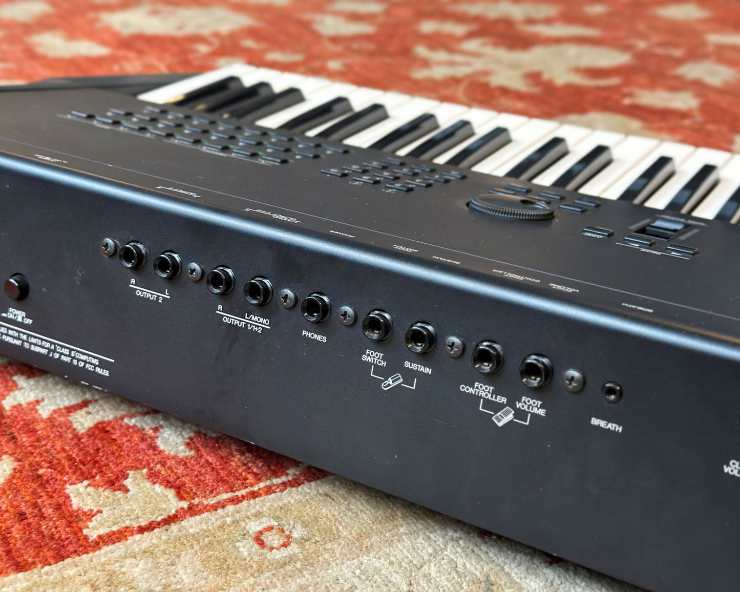 YAMAHA SY77 Music Synthesizer - 240 Volt