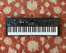 Load image into Gallery viewer, YAMAHA YC61 61-Key Synthesizer/Stage Keyboard
