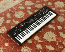 Load image into Gallery viewer, YAMAHA YC61 61-Key Synthesizer/Stage Keyboard
