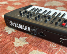 Load image into Gallery viewer, YAMAHA YC61 61-Key Synthesizer/Stage Keyboard
