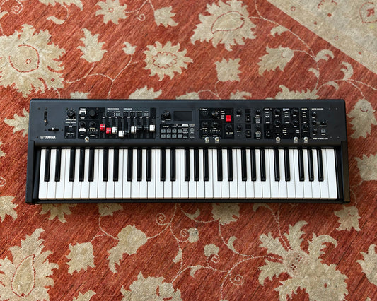 YAMAHA YC61 61-Key Synthesizer/Stage Keyboard
