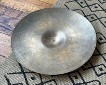 Load image into Gallery viewer, Early 1960s Zildjian 18" Avedis Ride (1983g)
