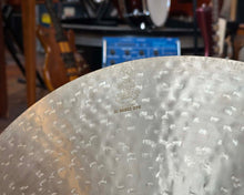 Load image into Gallery viewer, Zildjian 20&quot; K Custom Dark Crash
