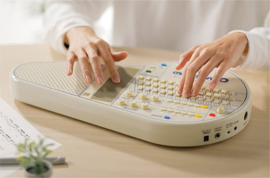 Suzuki Omnichord OM-108 - Ivory