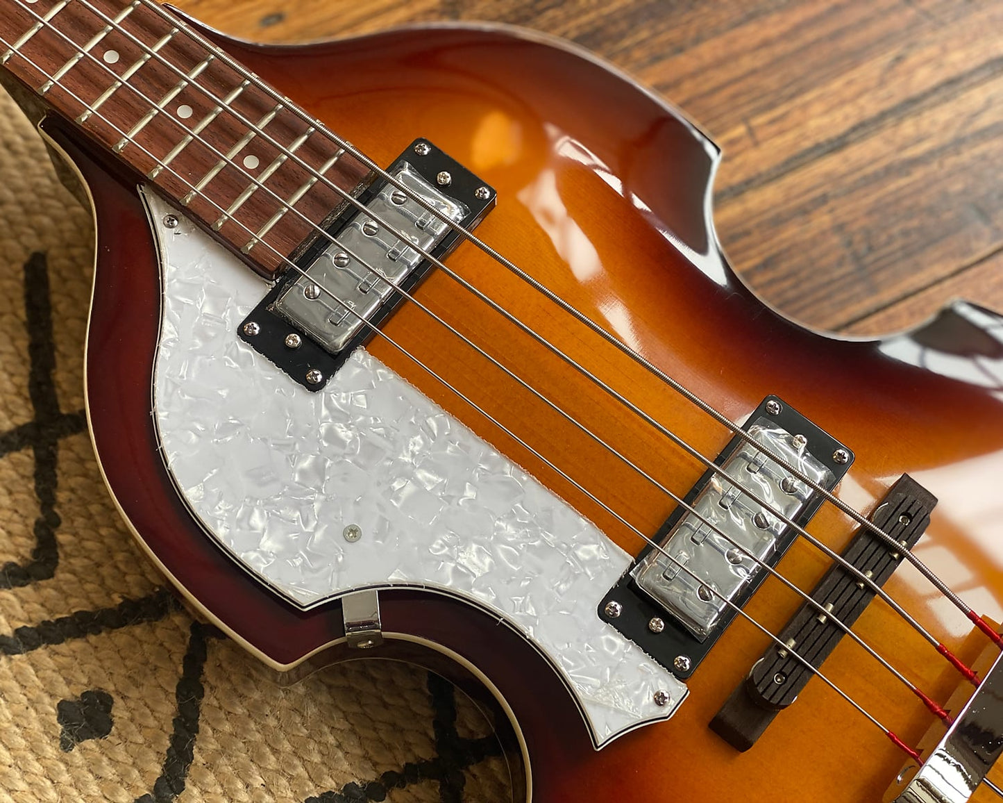 Left Handed Höfner Ignition Series Violin Bass - Sunburst