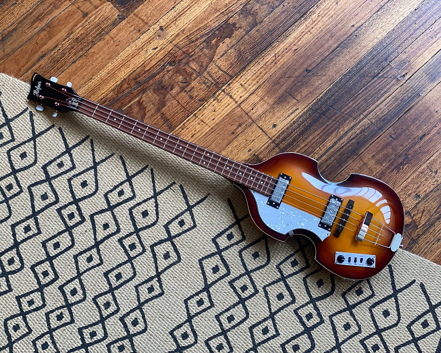 Left Handed Höfner Ignition Series Violin Bass - Sunburst
