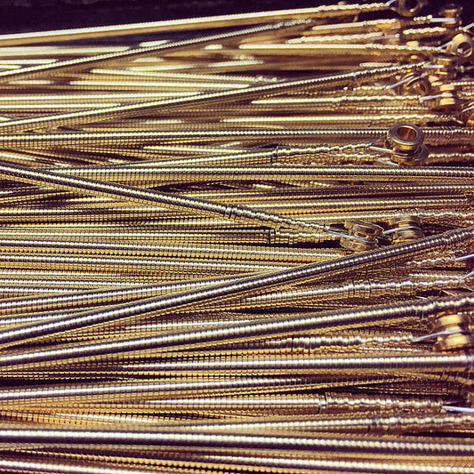 La Bella 760FGS-MUS STANG - 30" Gold Flats Thru-Body 45-105