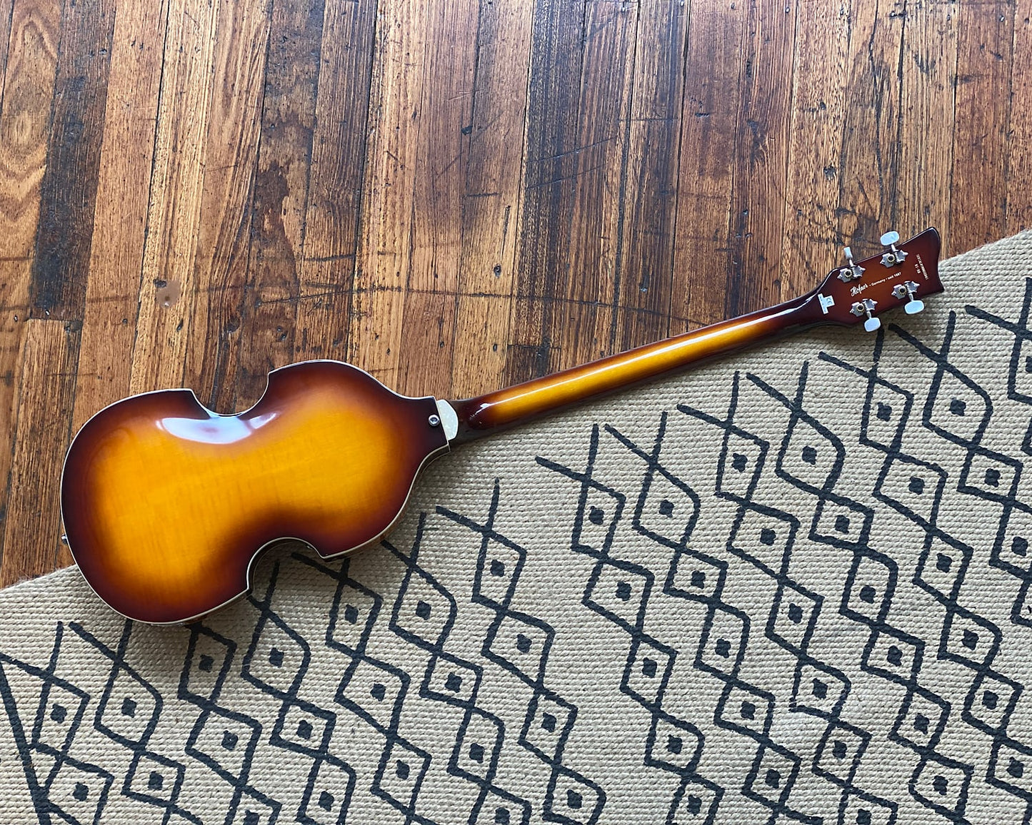 Left Handed Höfner Ignition Series Violin Bass - Sunburst