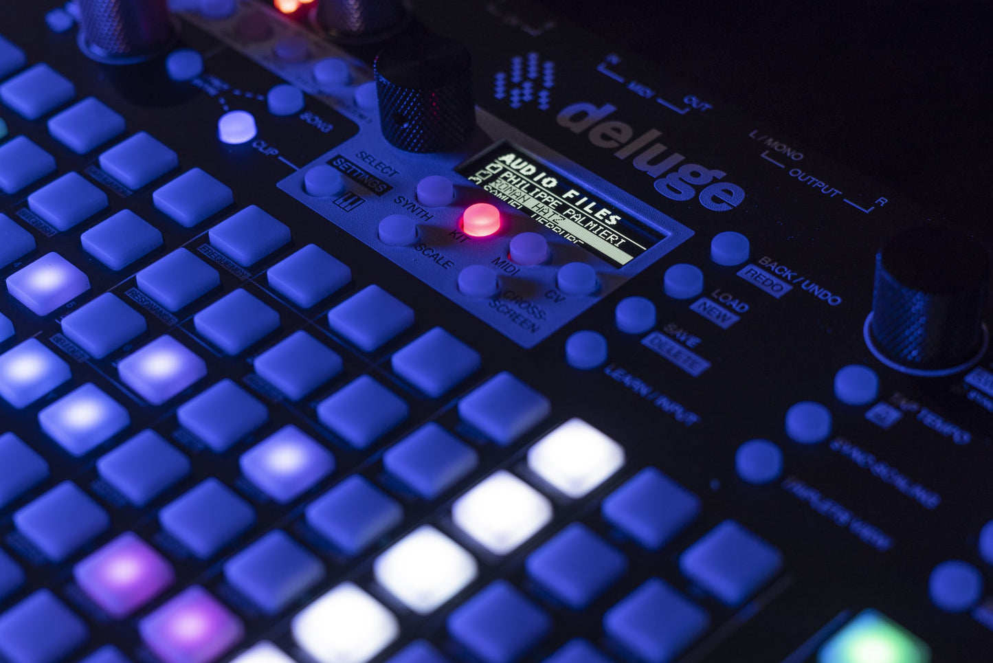 Synthstrom Deluge Portable Synthesizer Sequencer Sampler