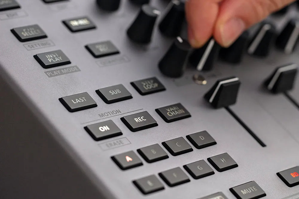 Roland TR-1000 Rhythm Creator Analogue Drum Machine