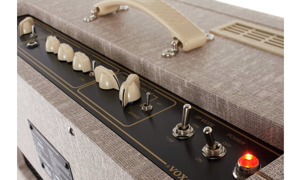 Hand-Wired VOX AC15HW1 15 Watt 1x12" Valve Combo