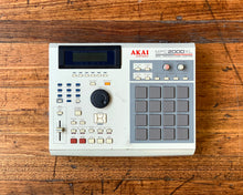 Load image into Gallery viewer, Akai MPC2000XL
