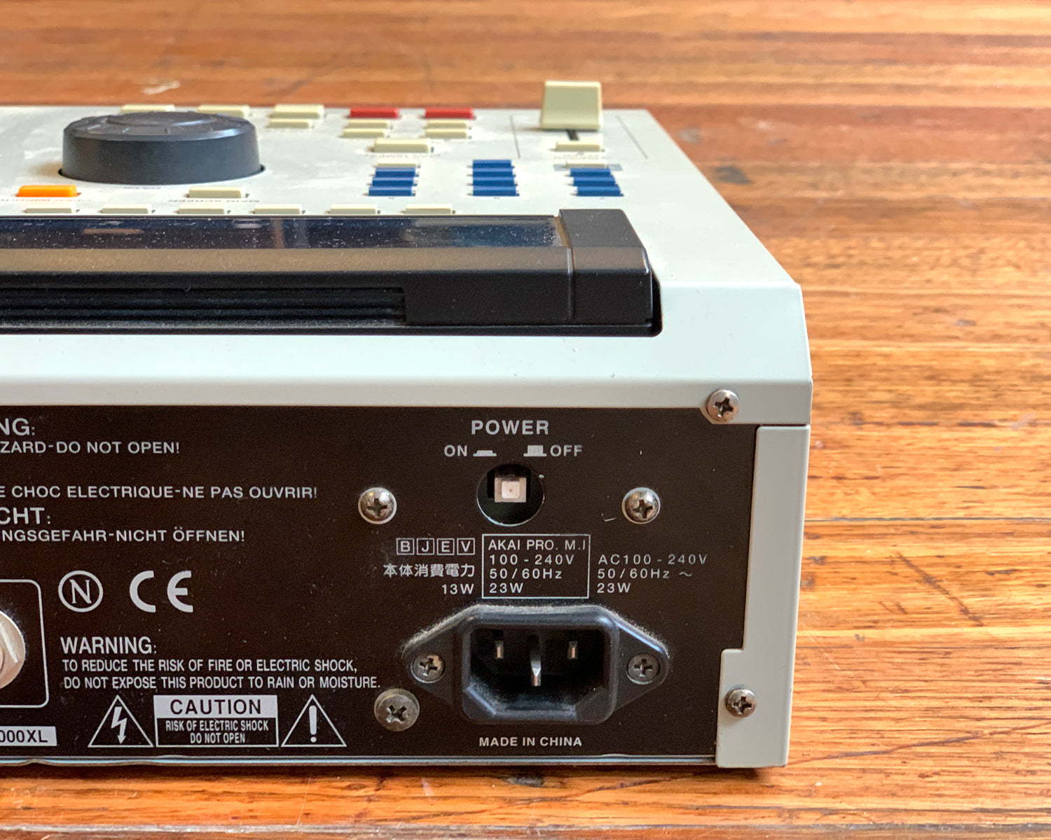 Akai MPC2000XL MIDI Production Center – Found Sound