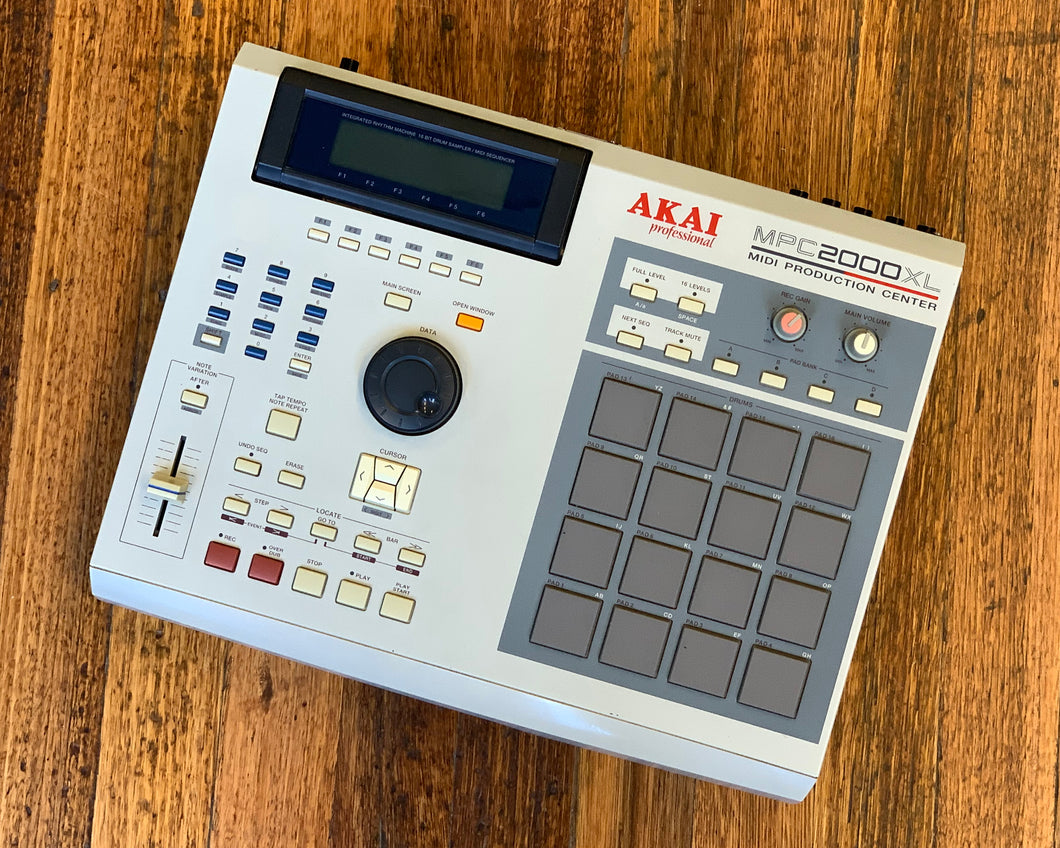 Akai MPC2000XL