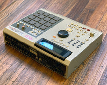 Load image into Gallery viewer, Akai MPC2000XL
