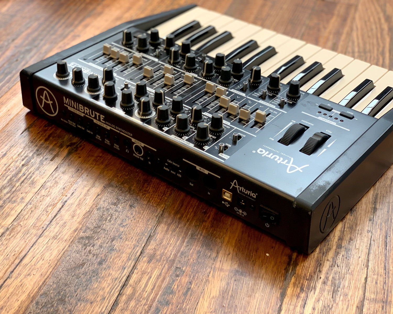 Arturia MiniBrute – Found Sound