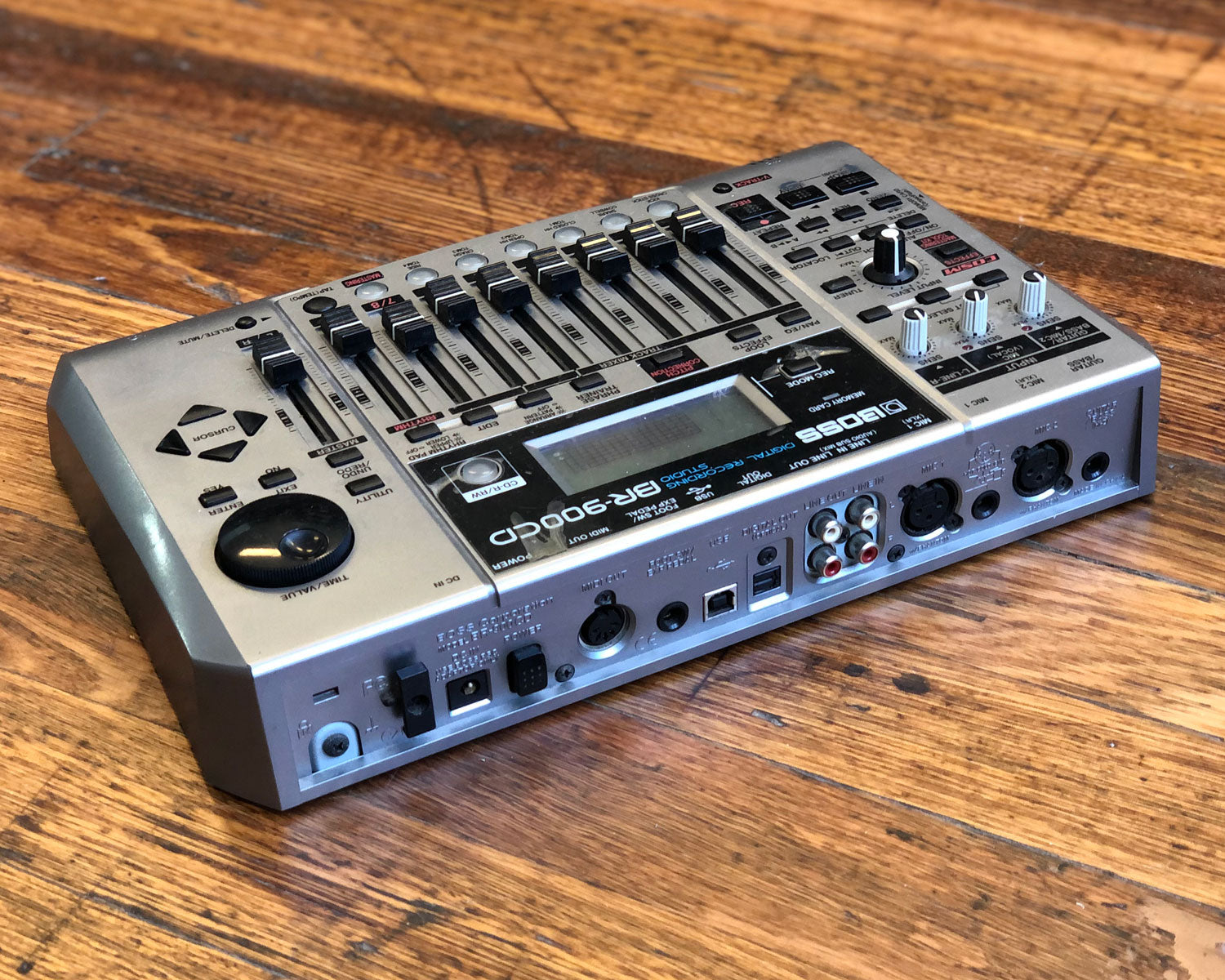 BOSS BR-900CD デジタルレコーディングスタジオ BOSS BR-900CD Digital Recording Studio | Guitar Center