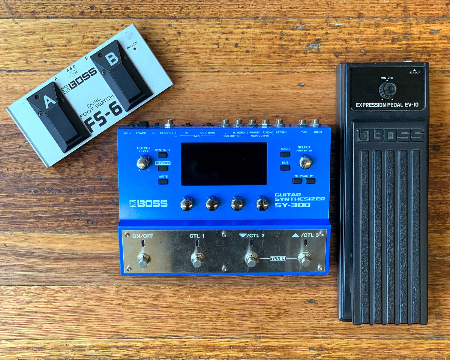 BOSS SY-300 Guitar Synthesizer w/ Bundle – Found Sound BOSS SY-300 Guitar Synthesizer w/ Bundle – Found Sound