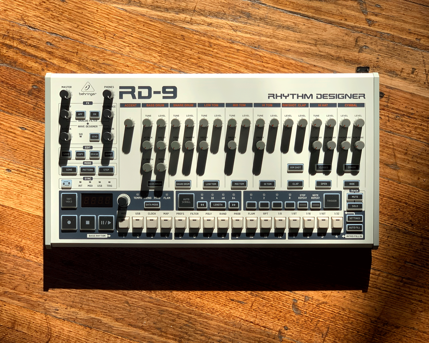 Behringer RD-9 Analog Drum Machine – Found Sound