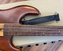 Load image into Gallery viewer, &#39;79 Canora MC 300 MIJ - Fretless Mod
